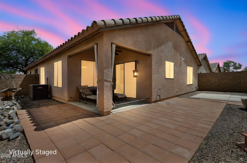 31-web-or-mls-46179-w-starlight-dr