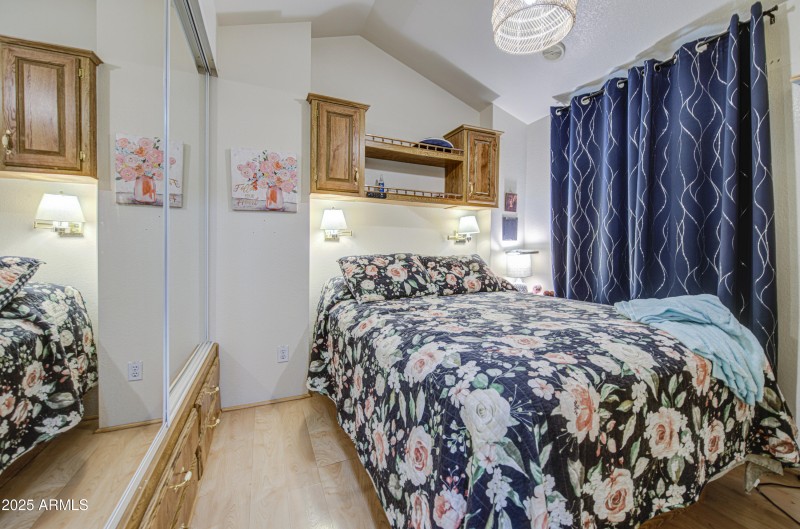Bedroom-pic 1
