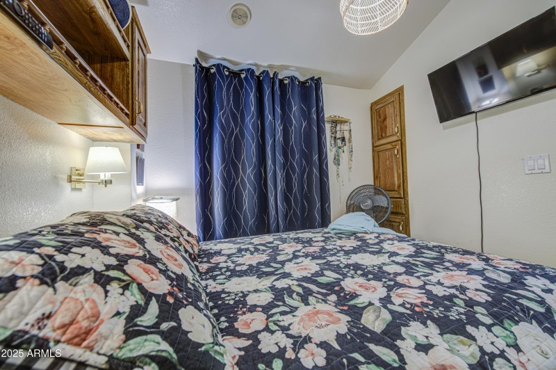 Bedroom-pic 2