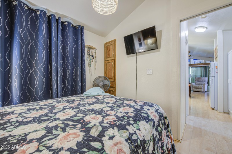 Bedroom-pic 3