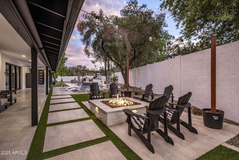 FIRE PIT