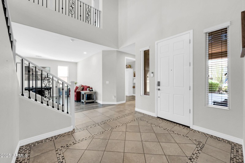 Foyer/ Front Entry