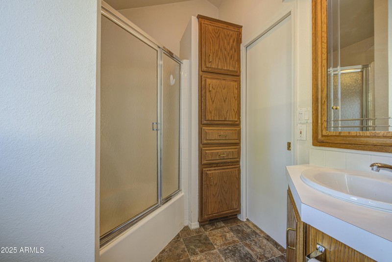 Bathroom-pic 3