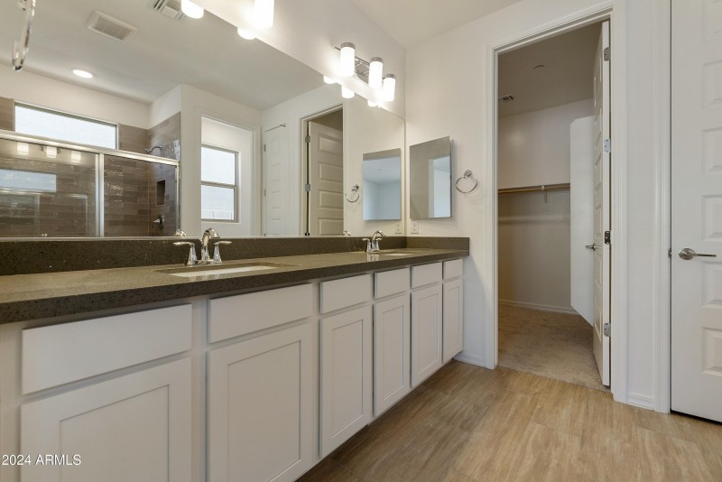 OWNER'S BATH
