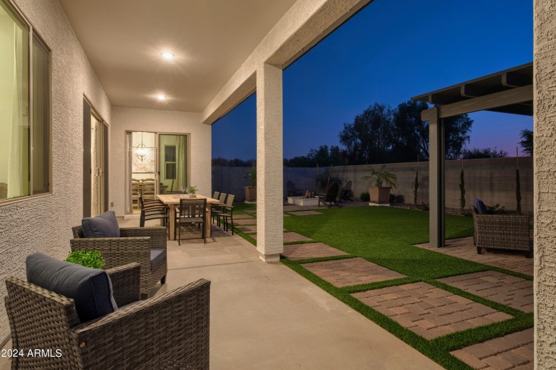 051_15831 N Bullard Ave