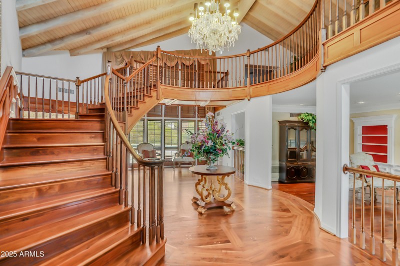 Entry/Stairway
