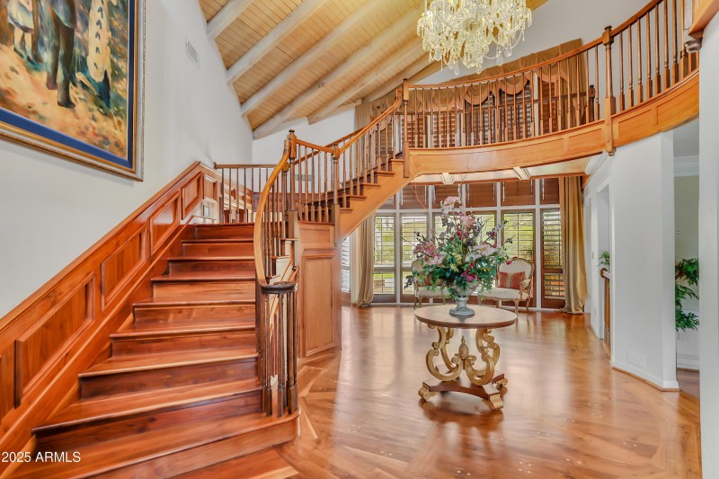 Entry/Stairway