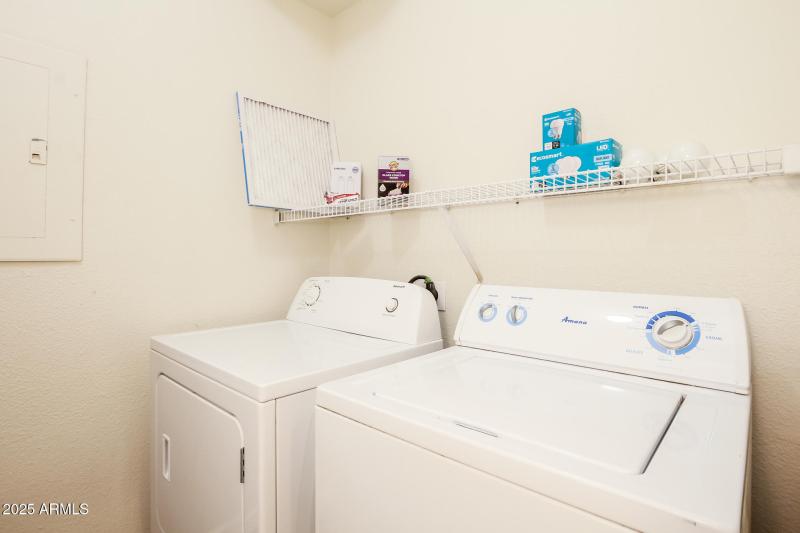 7-photo-Laundry-Room