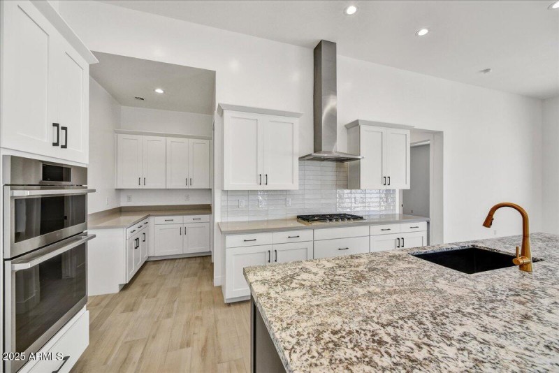 10-Kitchen