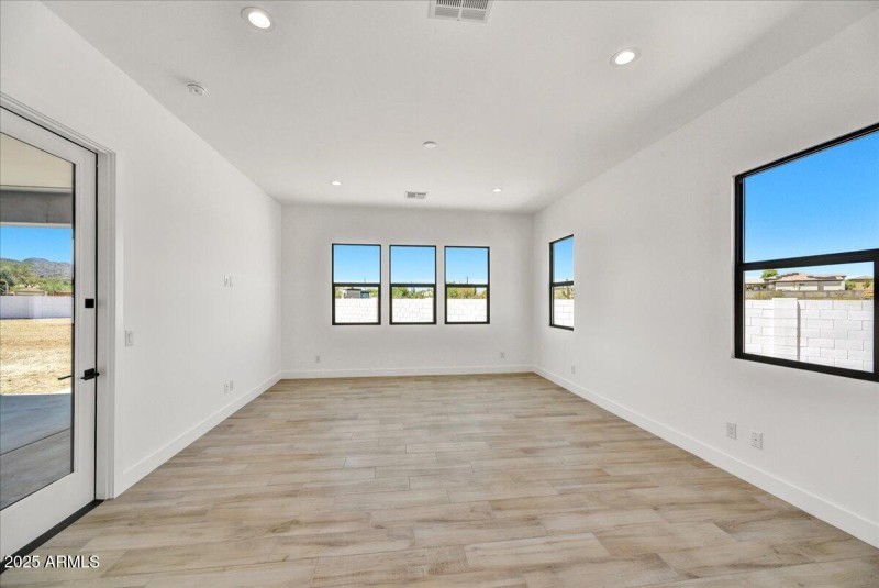 13-Primary Bedroom