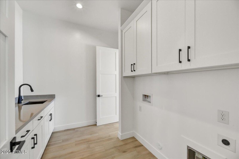 17-Laundry Room