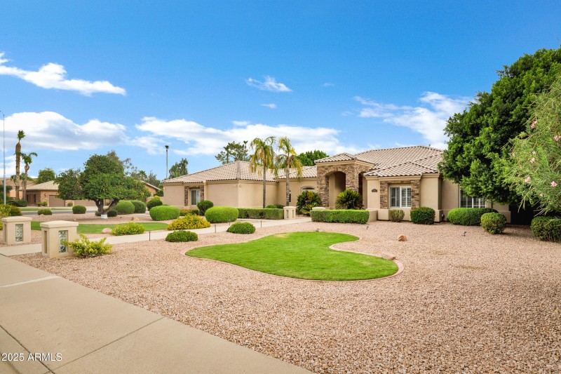 3819 E Ivyglen St-2