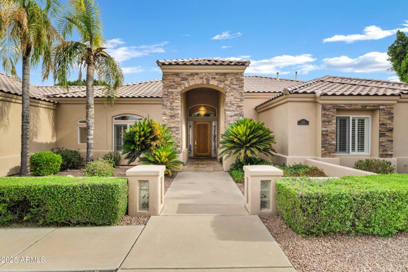 3819 E Ivyglen St-5
