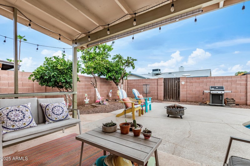 21-1233 W Dublin St