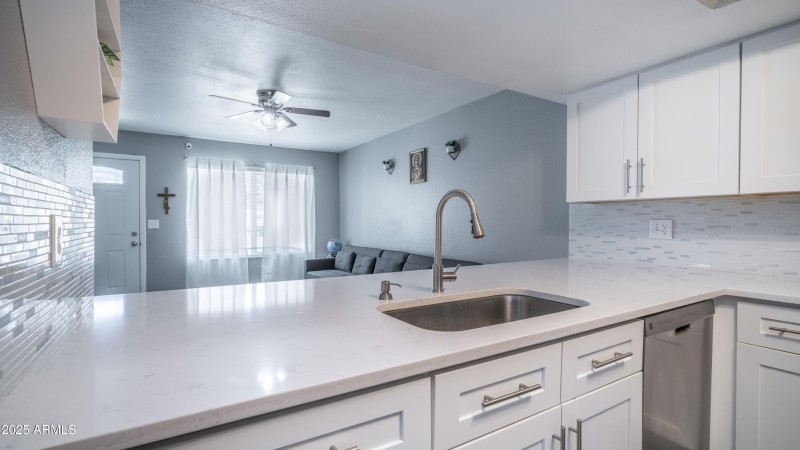 2827 E Waltann Ln Unit 3-8