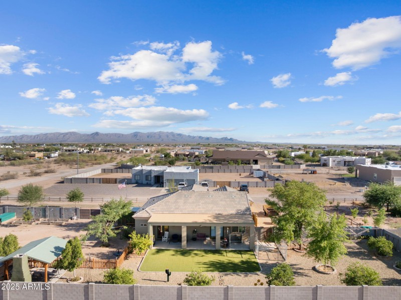 25516 W Hunter Dr