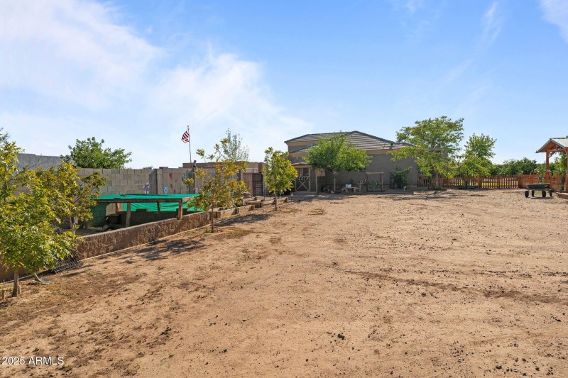 25516 W Hunter Dr