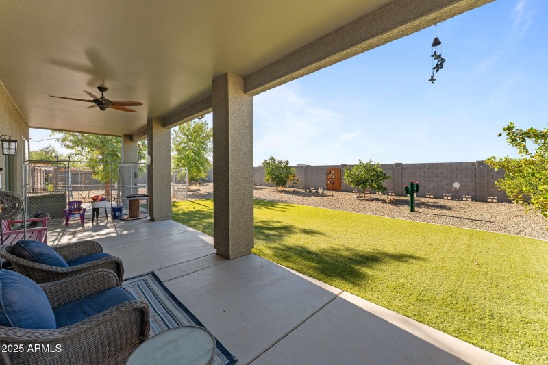 25516 W Hunter Dr