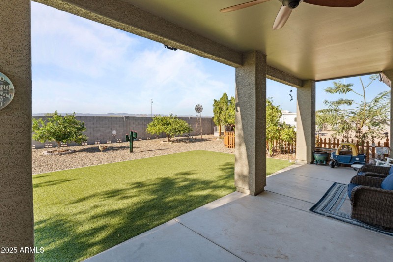 25516 W Hunter Dr