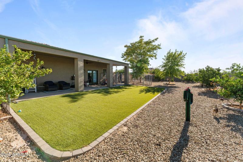 25516 W Hunter Dr