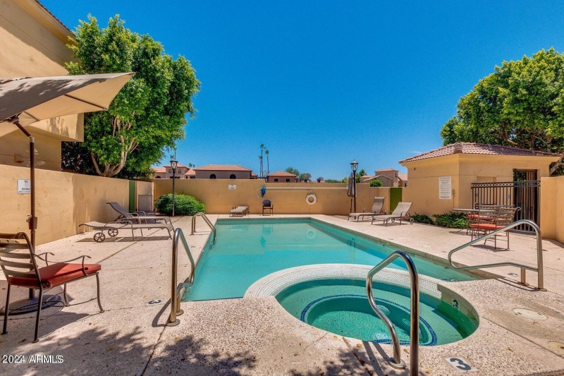 33-Community pool and spa