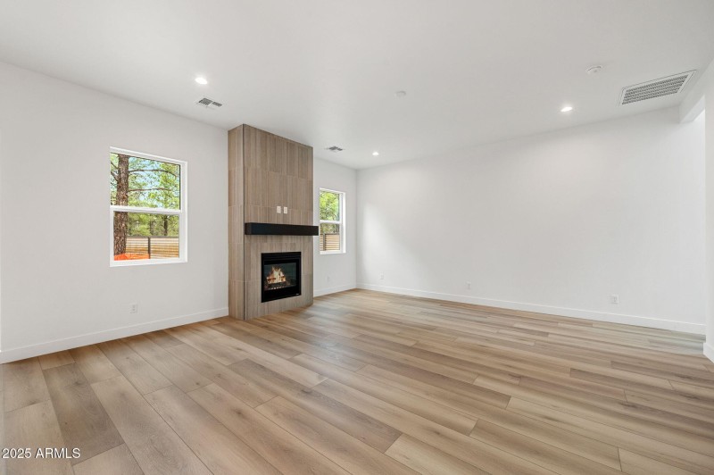 6-Living Room