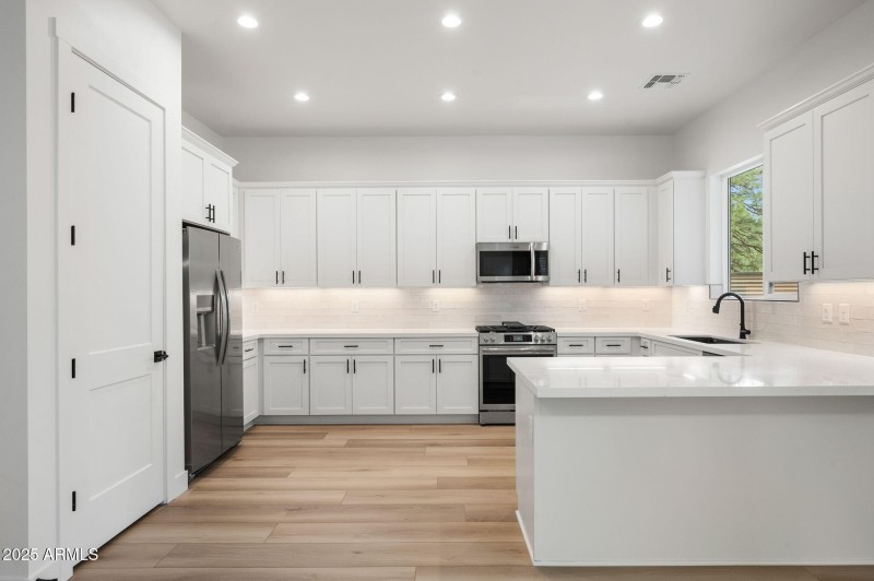11-Kitchen (4)
