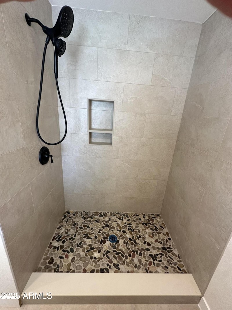 MASTER SHOWER