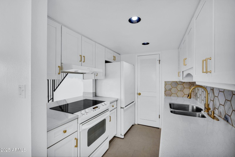 8017 E Glenrosa Ave-10