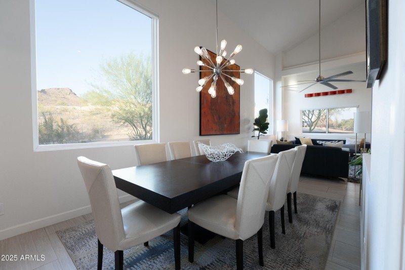 DiningRoom01