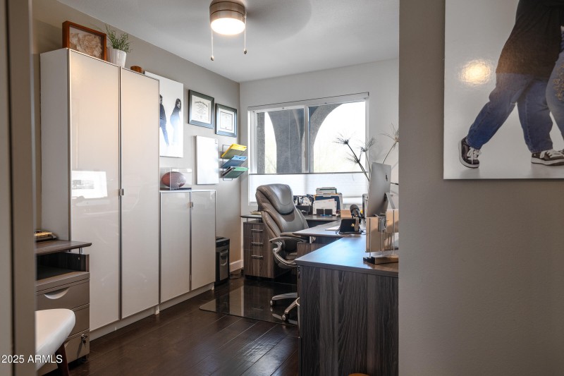 UpstairsOffice01