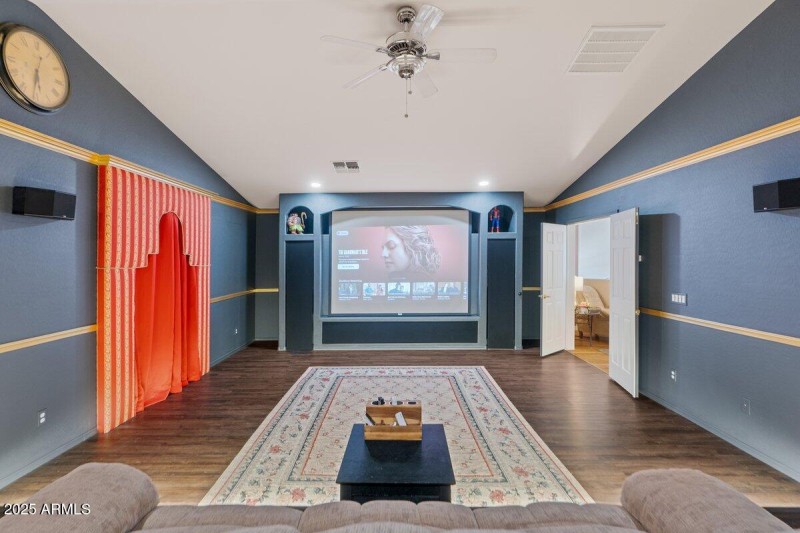 Theater 5 (1)