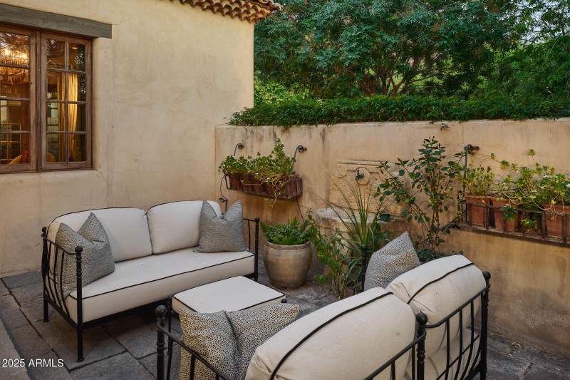 diningpatio1
