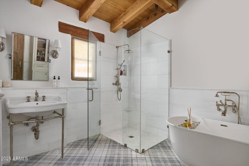 sparebathroom1