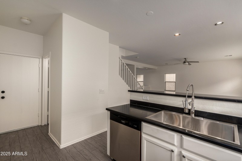 18 Jamestown