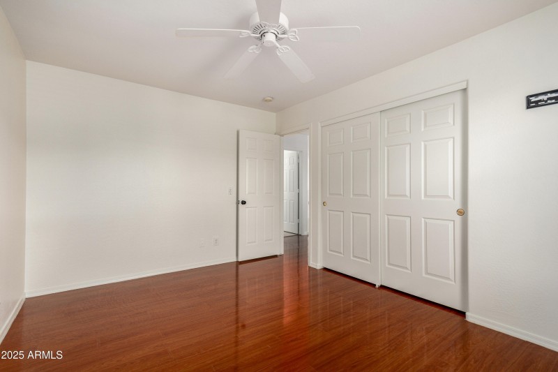 30 Jamestown