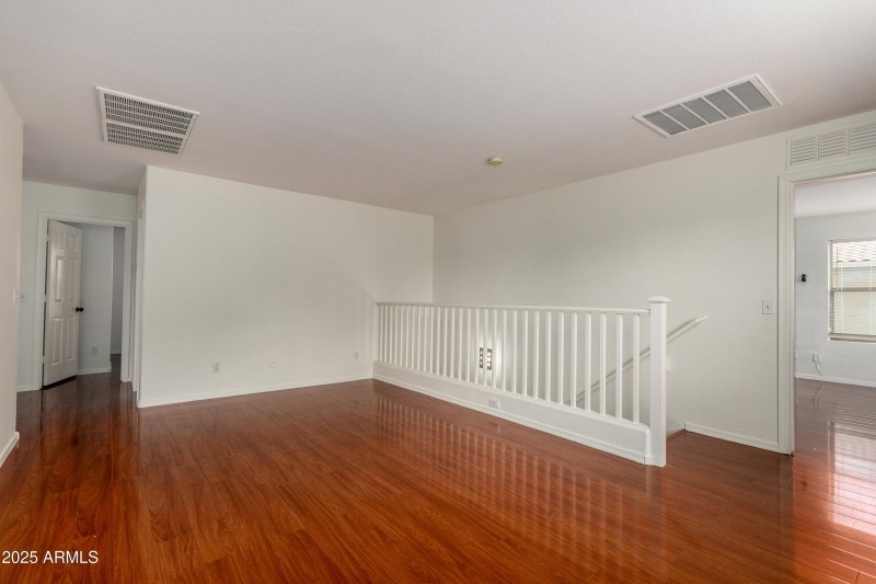34 Jamestown