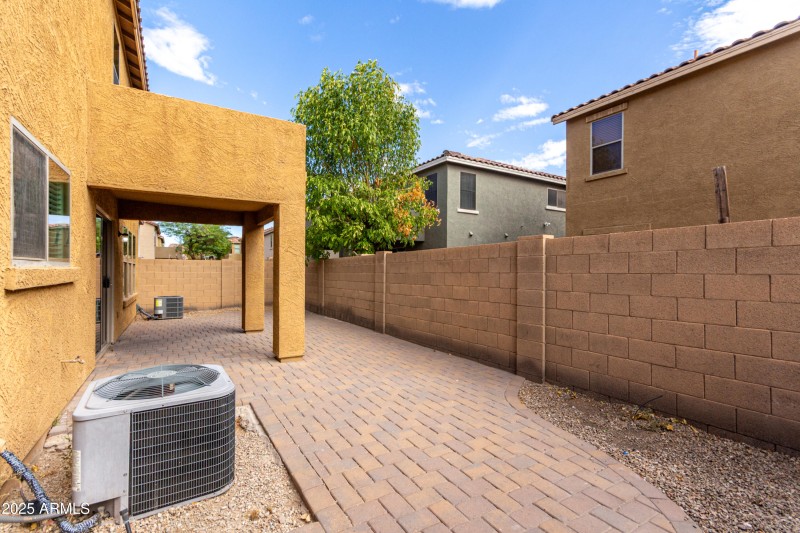 37 Jamestown