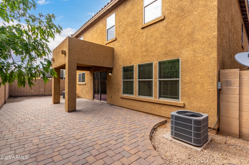 39 Jamestown