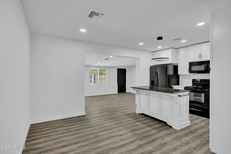 7602 E Thomas Rd-9