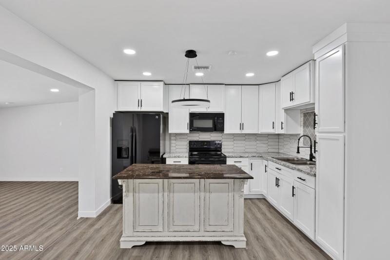 7602 E Thomas Rd-12