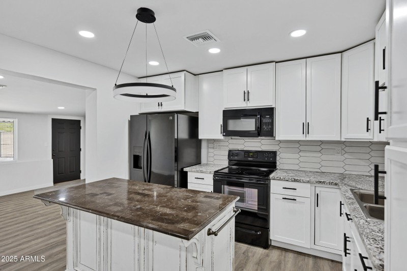 7602 E Thomas Rd-14