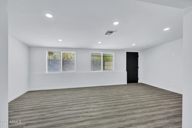 7602 E Thomas Rd-18
