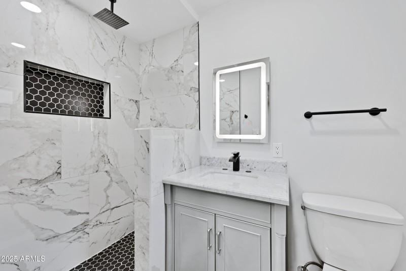 7602 E Thomas Rd-31