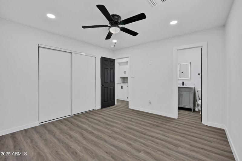 7602 E Thomas Rd-30