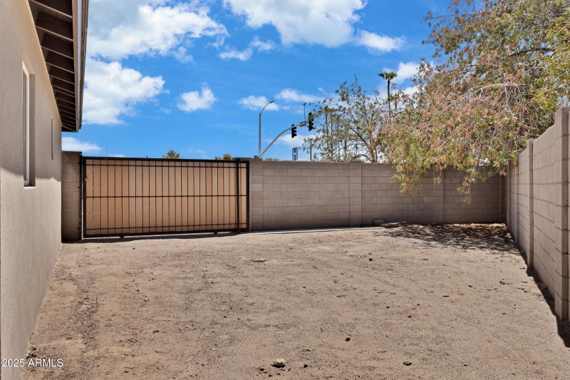7602 E Thomas Rd-35