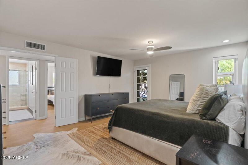 29-Primary bedroom
