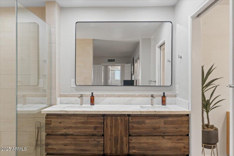 31-Primary bathroom