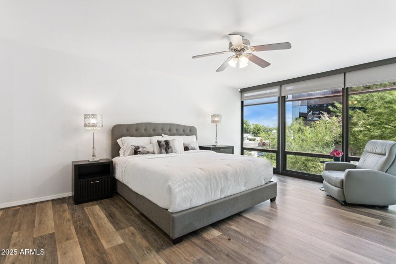 15-web-or-mls-4808-n-24th-st-unit-208