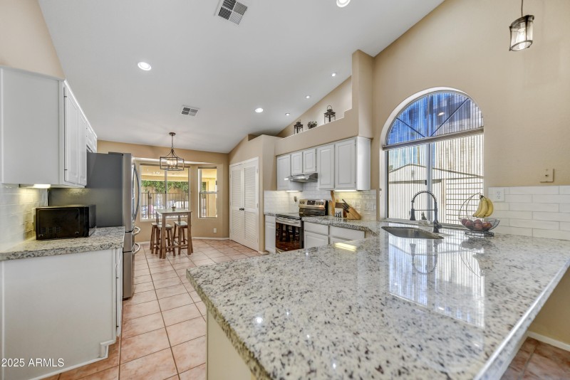 08-Kitchen